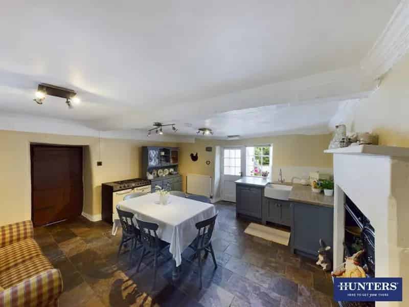 5 Bedroom Grade II Listed Manor House For Sale