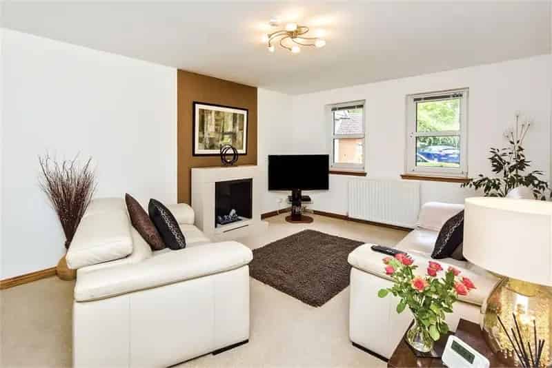 2 Bed Flat Ground Floor Kirkcaldy Modern Interior Close Amenities