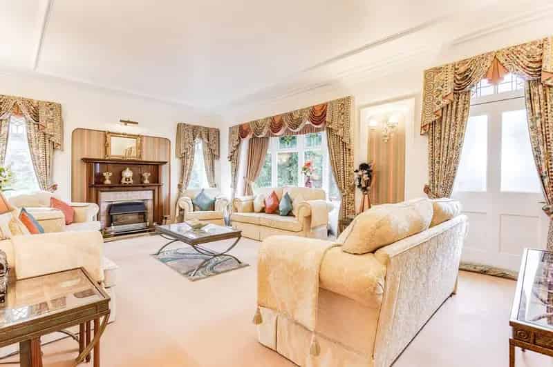 7 Bedroom Detached House For Sale Stanley West Yorkshire