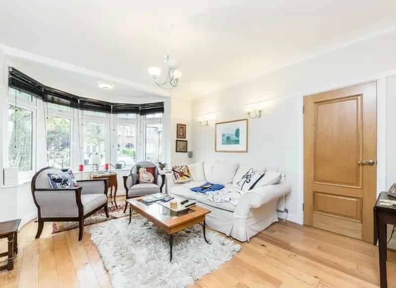 Five Bedroom Family Home Near Pitshanger Lane