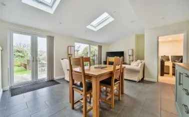 4 Bed Family Home in Plympton Near Amenities and Schools