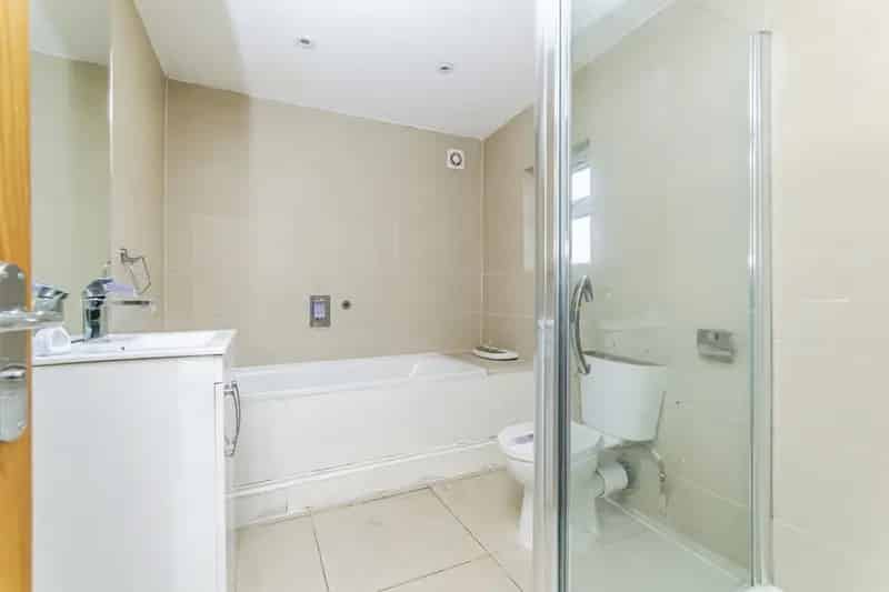 Spacious 4-Bedroom Maisonette Near 1300 SQ FT - Modernisation Needed