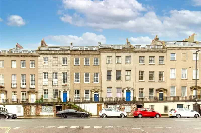 2 Bedroom Apartment to Rent in Clifton