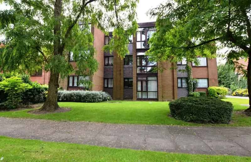 2 Bedroom Apartment for Sale - No Upward Chain
