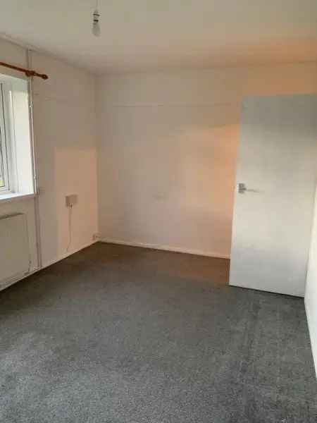 Flat For Rent in Fareham, England