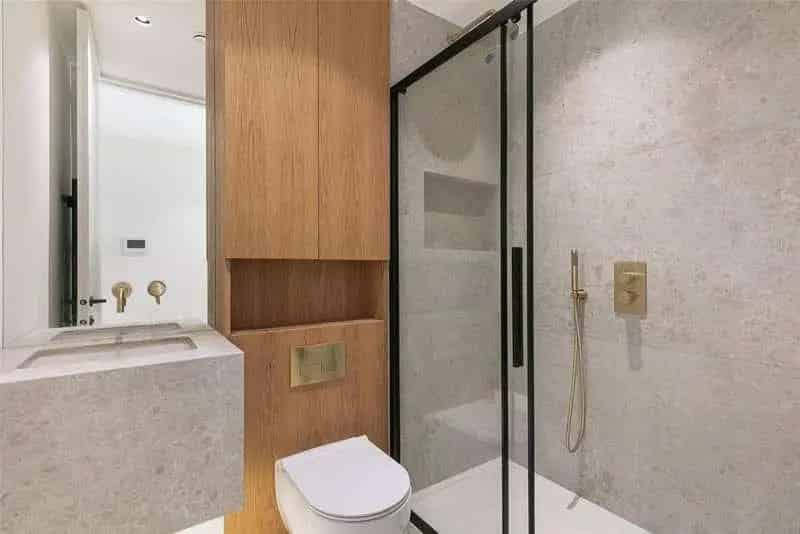 2 Bed Flat for Sale West London