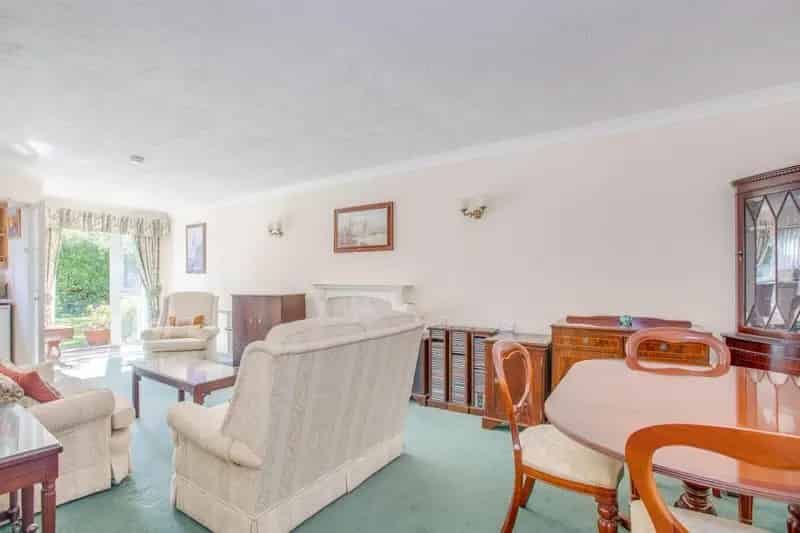 2 Bedroom Ground Floor Retirement Apartment For Sale