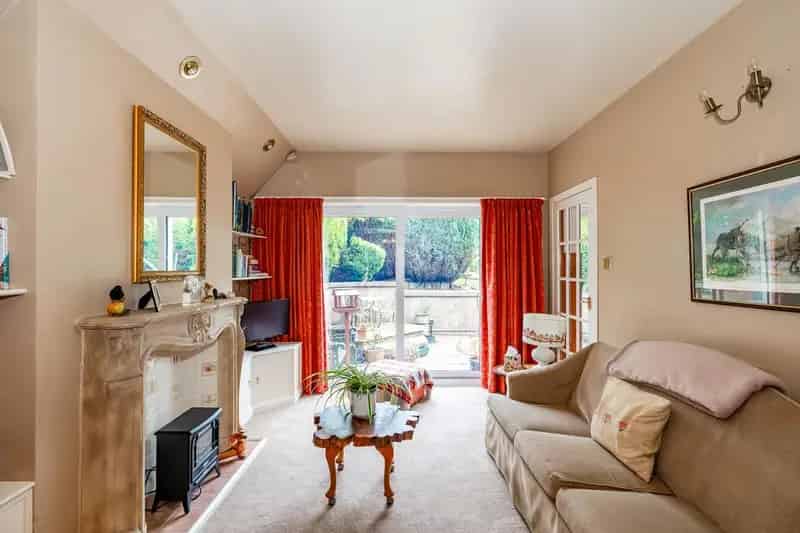 3 Bedroom Semi-Detached House for Sale in Edinburgh
