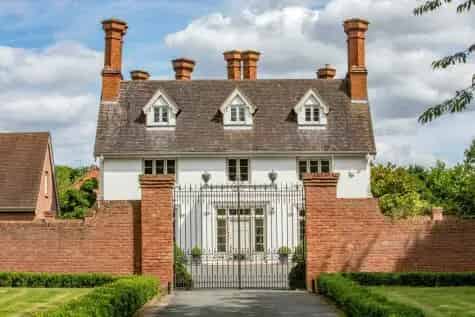 Bentley Court 170 Acres Grade II Listed Family Home