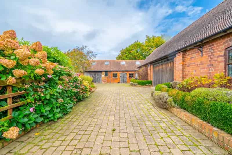 Detached House for sale with 5 bedrooms, Walcot, Shropshire