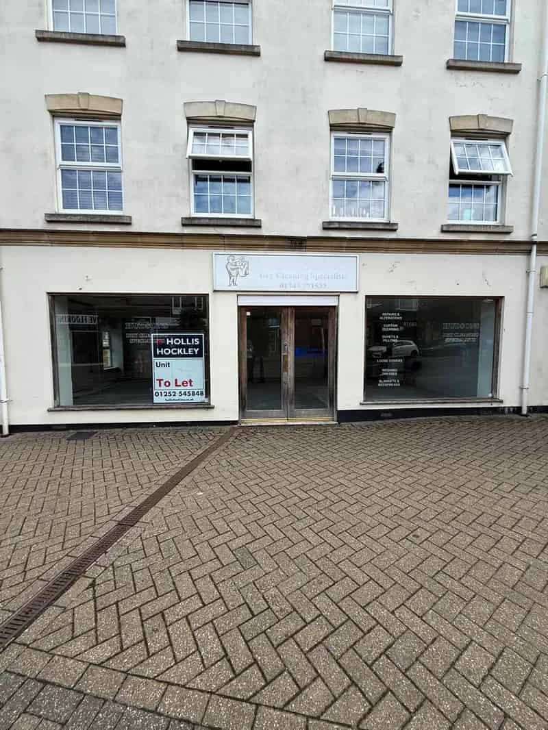 Crowthorne High Street Retail Office Space