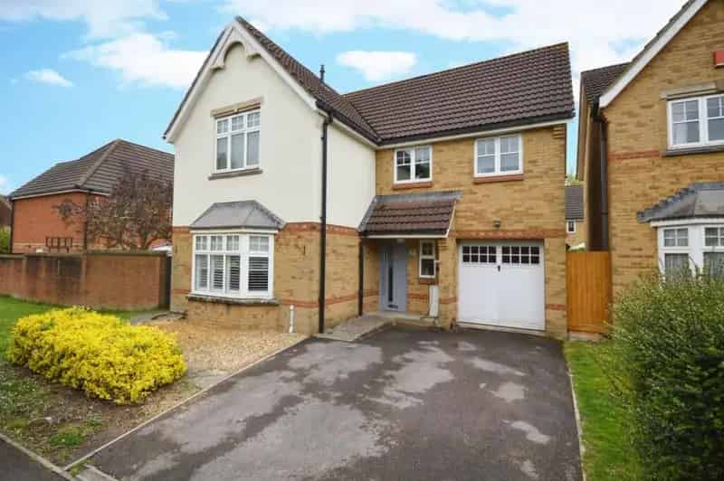 4 Bedroom Detached House for Sale in Emersons Green