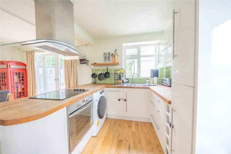 House For Sale in Leeds, England