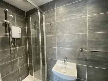 1 Bedroom Flat 75m² Cardiff Available July 1st 2025