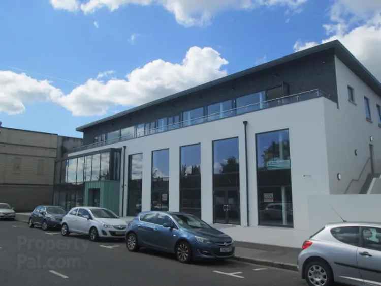 Commercial property For Rent in Victoria Dock Road, London, England