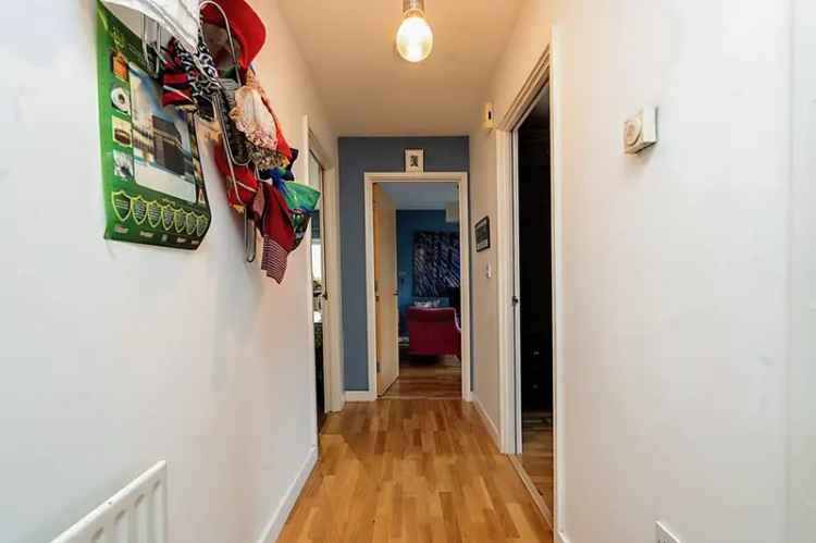 2 Bedroom Flat for Sale in London E7 - Gated Development