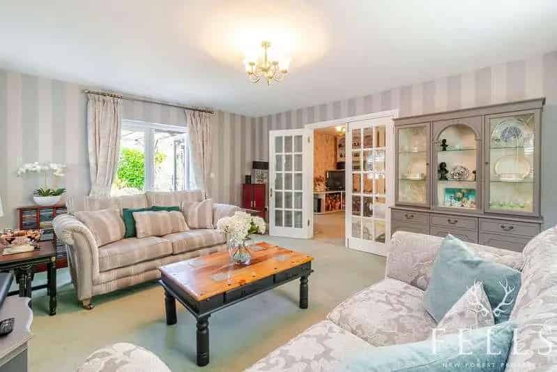 4 Bed House for Sale Large Garden and Workshop