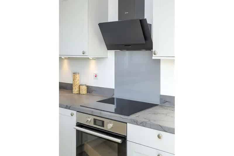 4 Bed House - Detached with 2 Reception Rooms