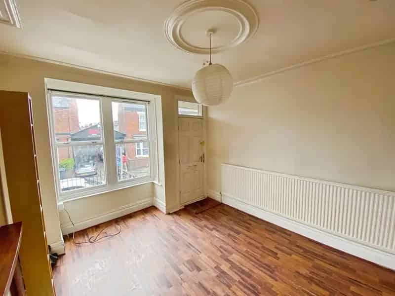 2 Bedroom Mid Terrace House Sheffield S2 For Sale