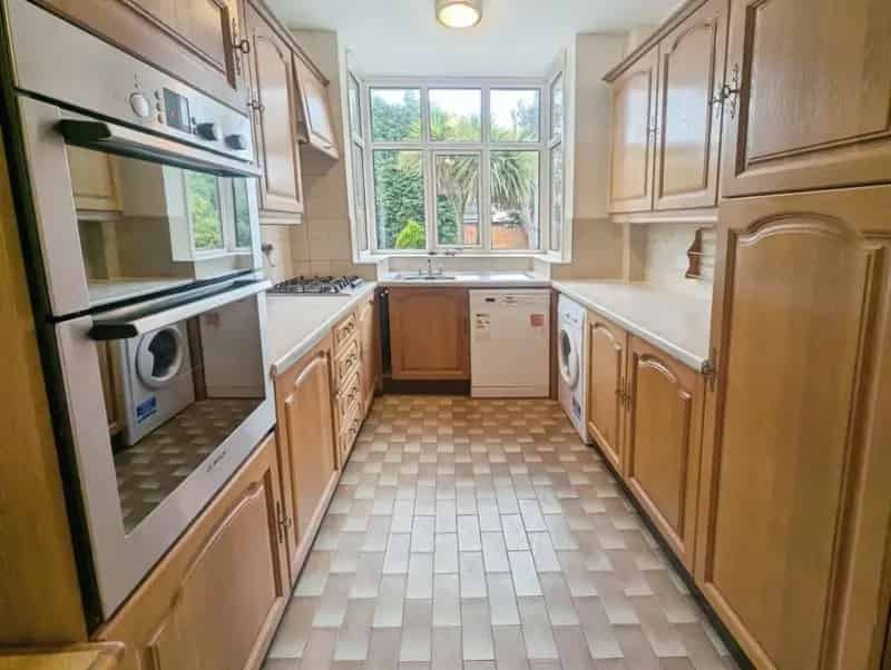 4 bedroom House
 To Let