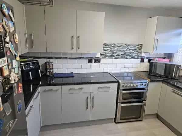 Ground Floor Maisonette Near Public Transport