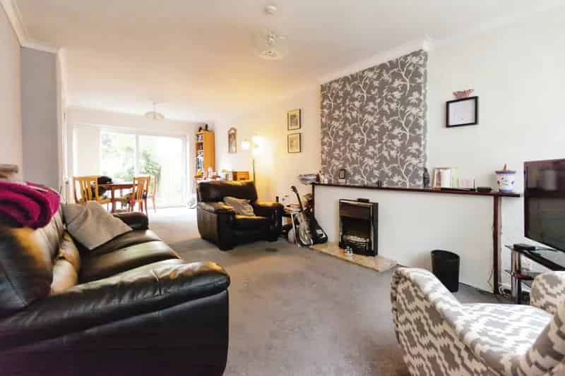 Spacious 3-Bed Semi-Detached House with Extension Potential