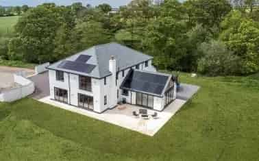 Stylish 4000 sq ft Contemporary Home with 3.35 Acres