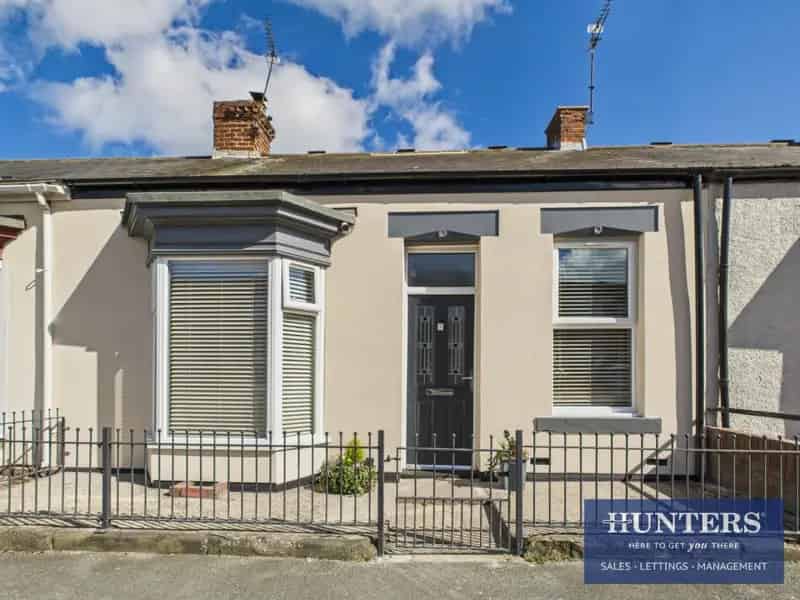 2 bedroom House
 For Sale 
Total Size: 960 SQ FT