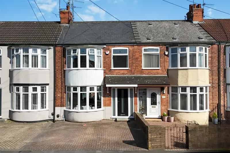 3 Bedroom Mid Terrace House for Sale