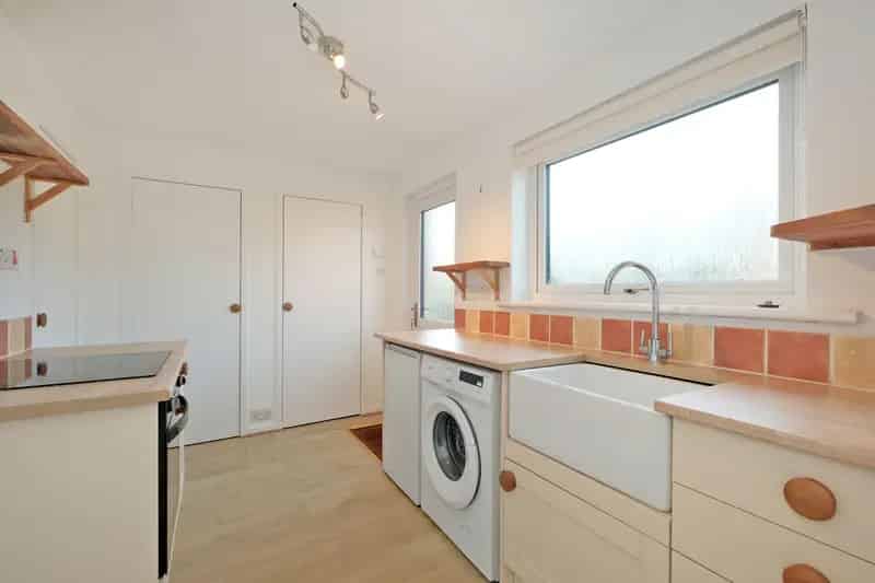 2 Bed Mid Terrace House Kingswells Spacious Open Plan Living Good Storage