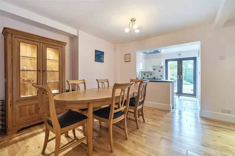 2 Bedroom House for Sale with Driveway Parking