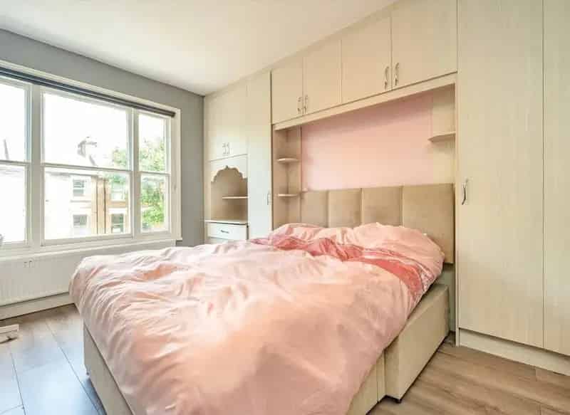 2-Bedroom Flat near Paddington Recreation Ground