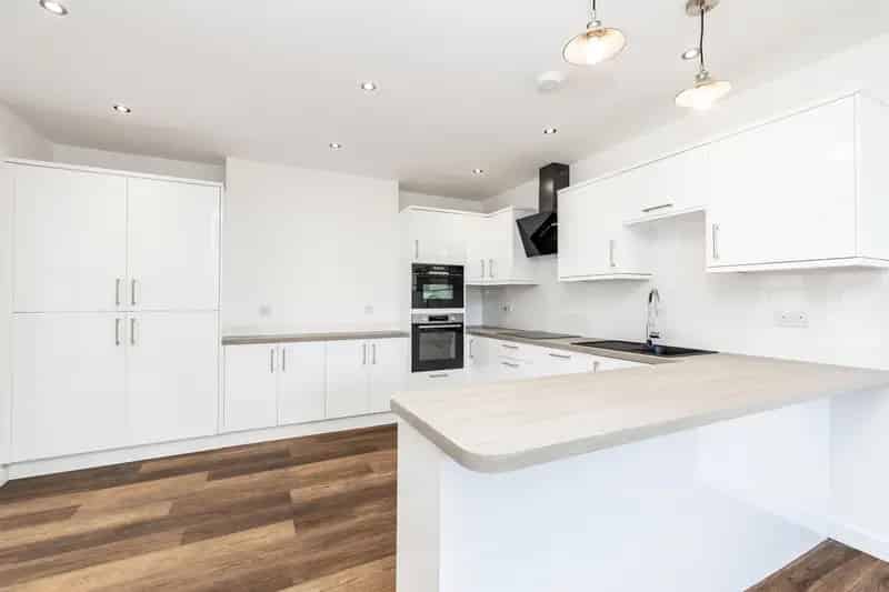 Craigiebuckler Semi-Detached Home New Double Glazing Gas Central Heating