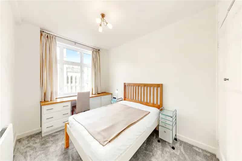 1 Bedroom Flat London Clifford's Inn Refurbished Apartment Long Lease