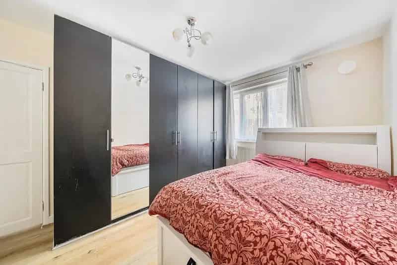 Flat For Sale , Pitfield Street, London, England