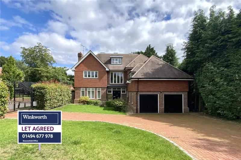 3 Bedroom House Chalfont St Peter - Pet Friendly Family Home