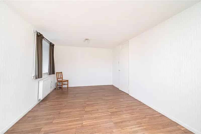 2 Bed Ground Floor Flat with Garden and Countryside Views