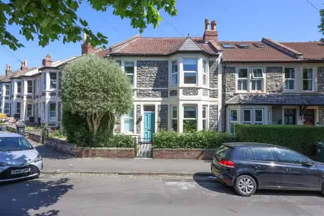 Three Bedroom Victorian Terrace House for Sale in Bishopston BS7