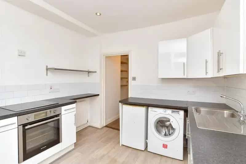 1 Bedroom Ground Floor Flat for Sale