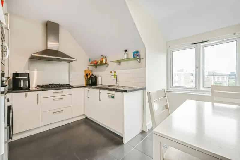 2 Double Bedroom Flat South Hampstead Top Floor 765 sq ft