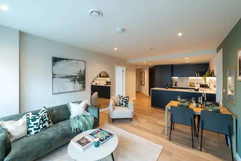 2 Bedroom Apartment in Birmingham's Octagon High-Rise