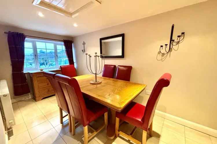 3 Bed Modern Open Plan Home with Conservatory and Parking
