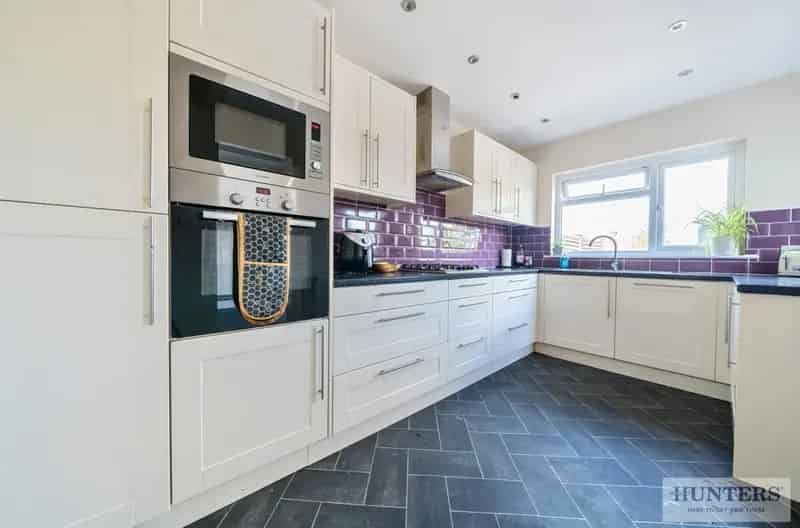 3 bedroom House
 For Sale 
Total Size: 1184 SQ FT