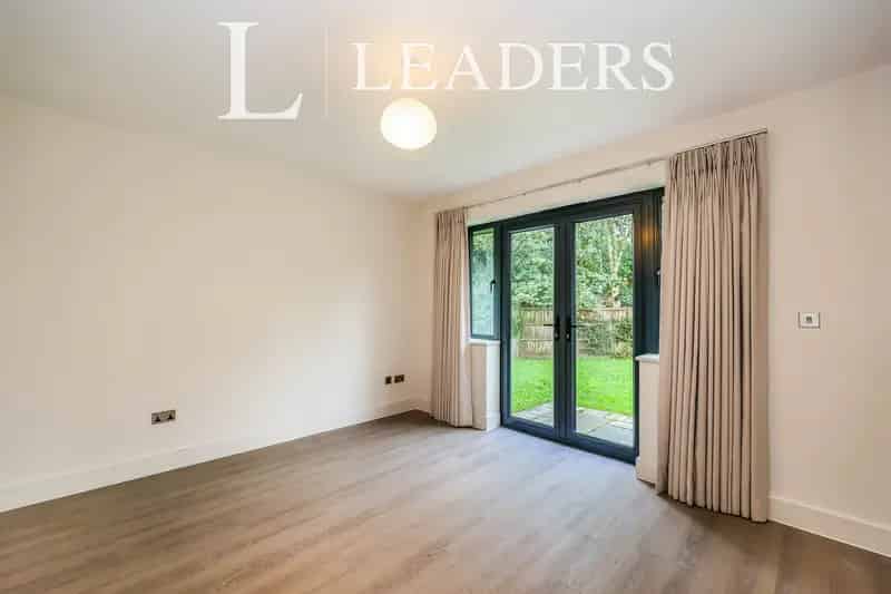 3 Bed Detached Bungalow Blendworth