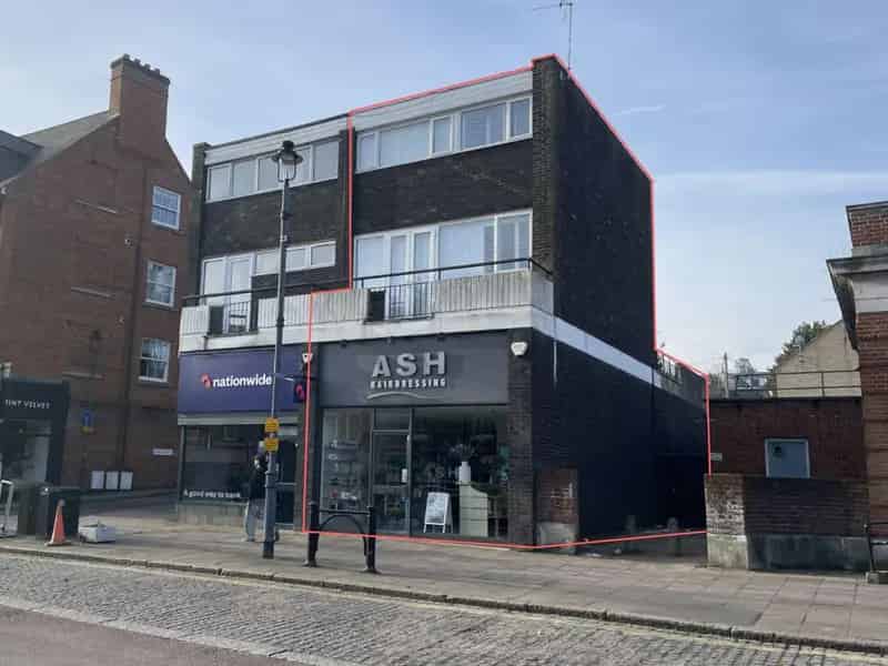 Mixed Use Freehold Hair Salon and Maisonette Berkhamsted