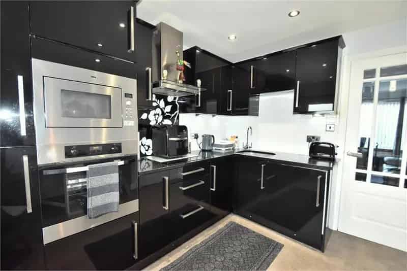 2 Bed Detached Bungalow - Modern Cosy Home