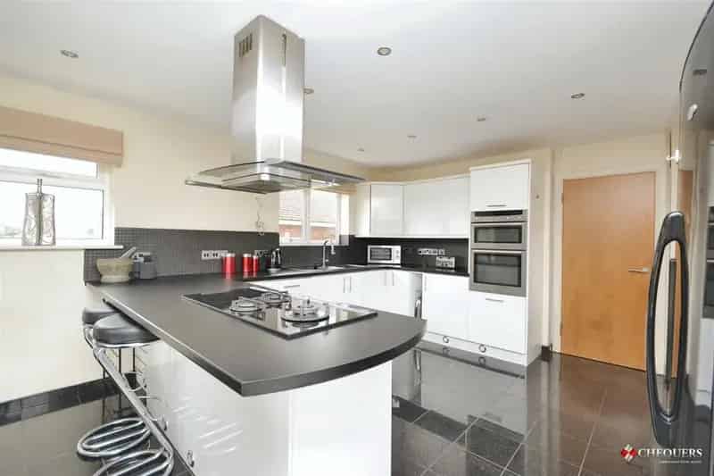 4 Bedroom Detached House for Sale Old Basing No Onward Chain