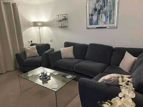 Flat For Rent in Eastleigh, England