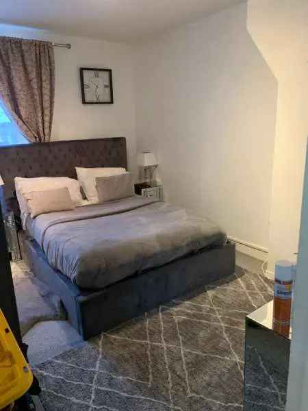 Flat For Rent in Tunbridge Wells, England