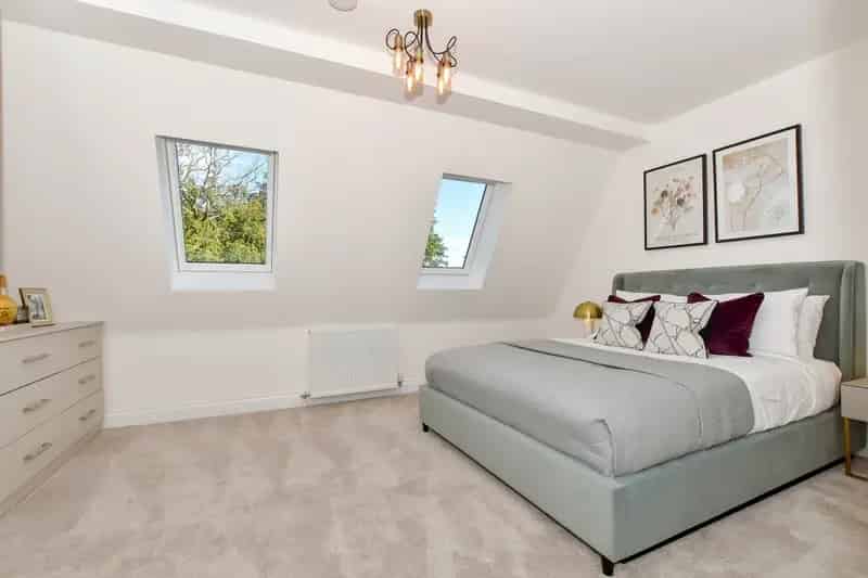 4 Bedroom Terraced House To Rent